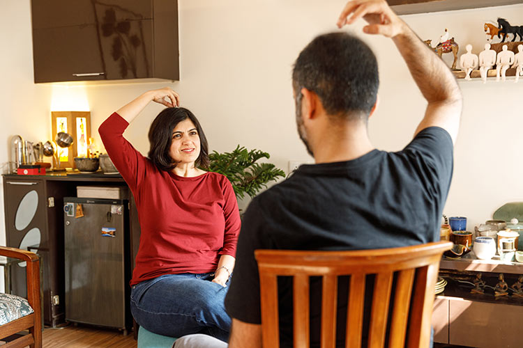 Alternative healing practitioner in Delhi